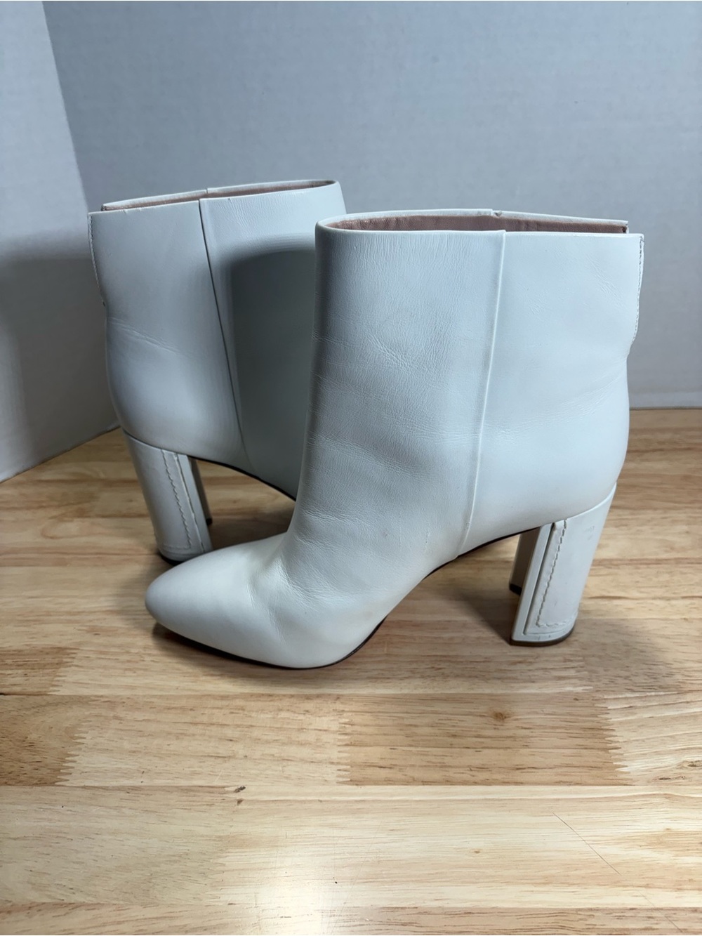 Modern White Leather Ankle Booties with Sculpted Block Heel